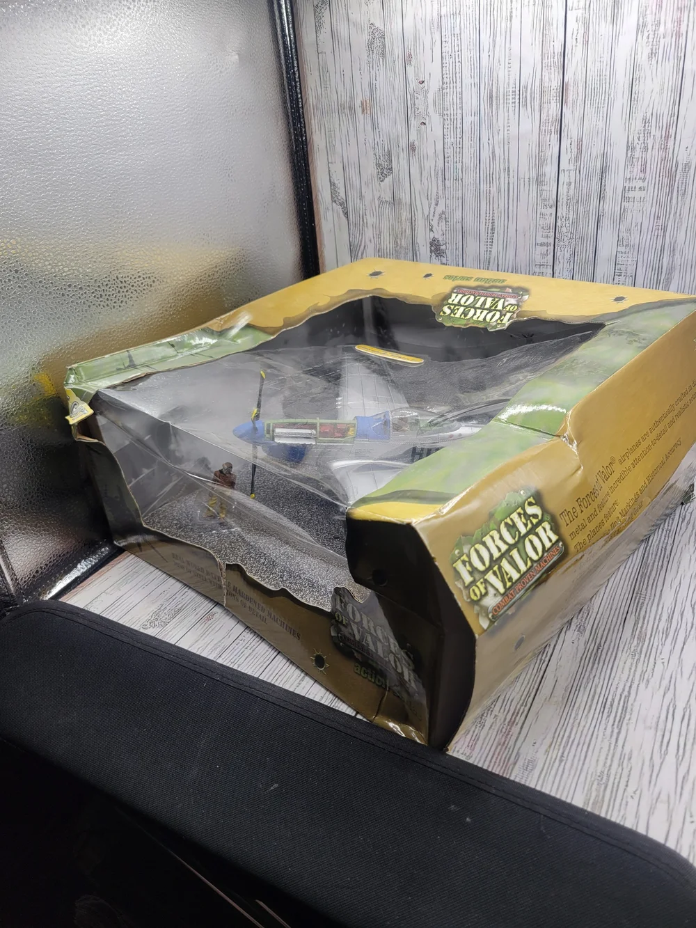 Forces of Valor 1:32 scale diecast model of a P-51D Mustang.